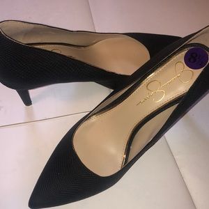 Jessica Simpson’s pair of black heels